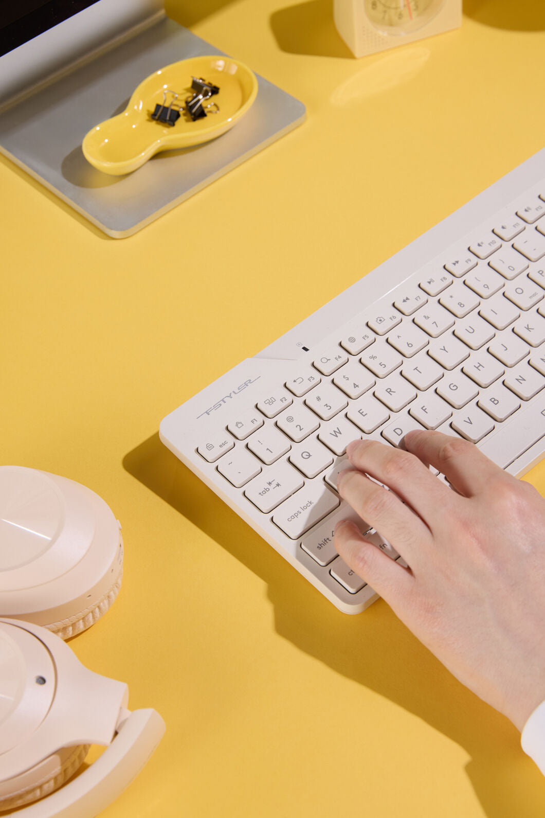 A4Tech - A4Tech FG2200 Air2 Beige Compact Silent Wireless Keyboard & Mouse Combo - beige
