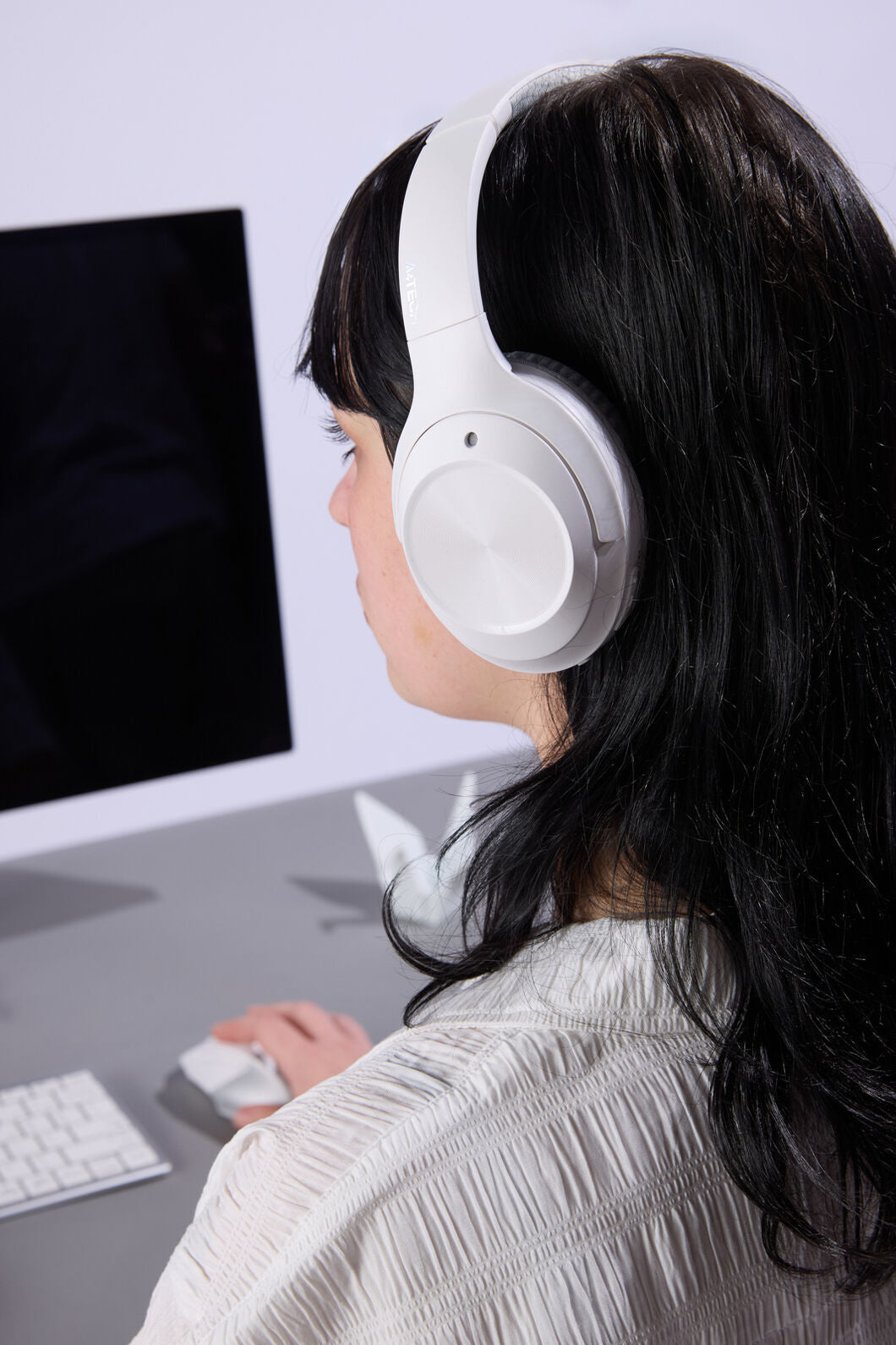 A4Tech - A4Tech BH220 White Dual-Mode Wireless Headphones - white